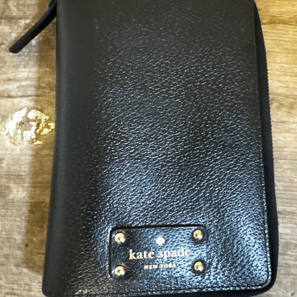 Kate Spade ♠️ Wessley Black Textured Wallet Organizer Planner - Picture 2 of 9